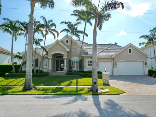 Hyacinth Court | Marco Island