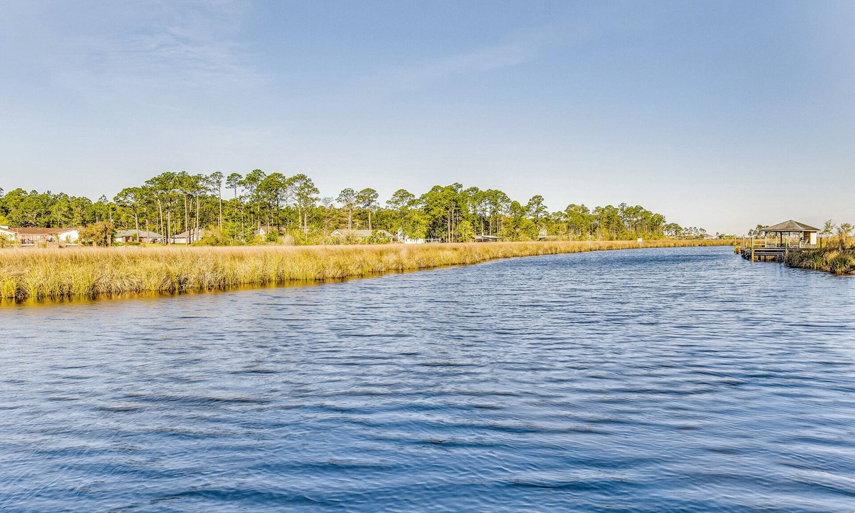 Florida Panhandle Apartment | Waterfront, Kayaks, Dog-friendly