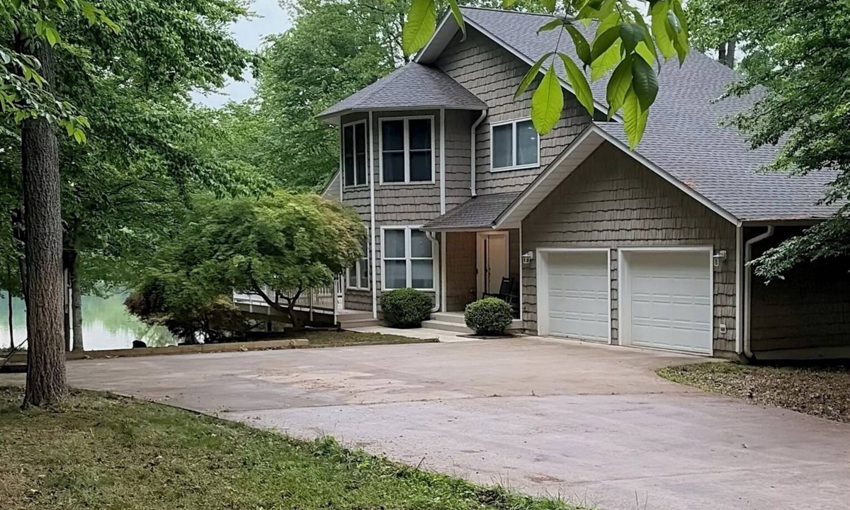 Bumpass House | Waterfront Lake Anna Getaway - 3BR, 2.5BA w/Kayaks, Firepit, & Family Fun