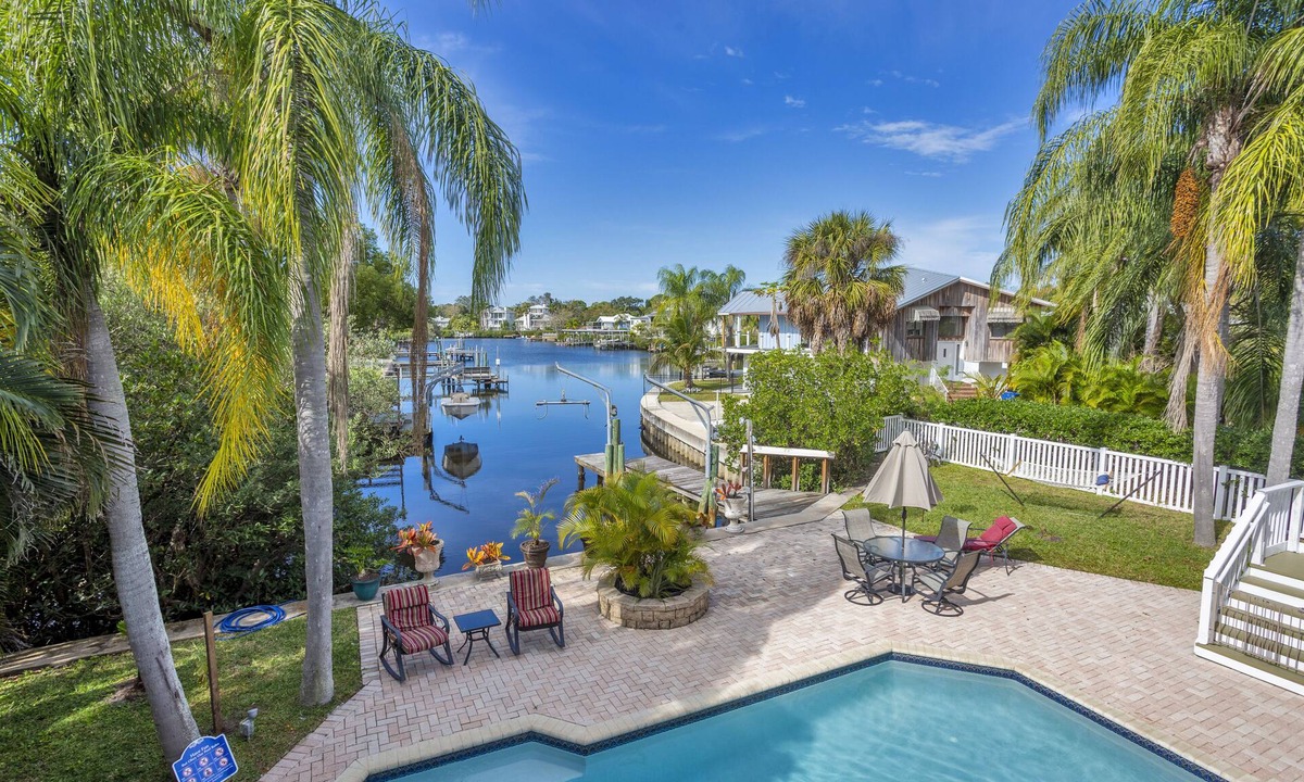 Ozona House | Waterfront luxury home in Ozona.