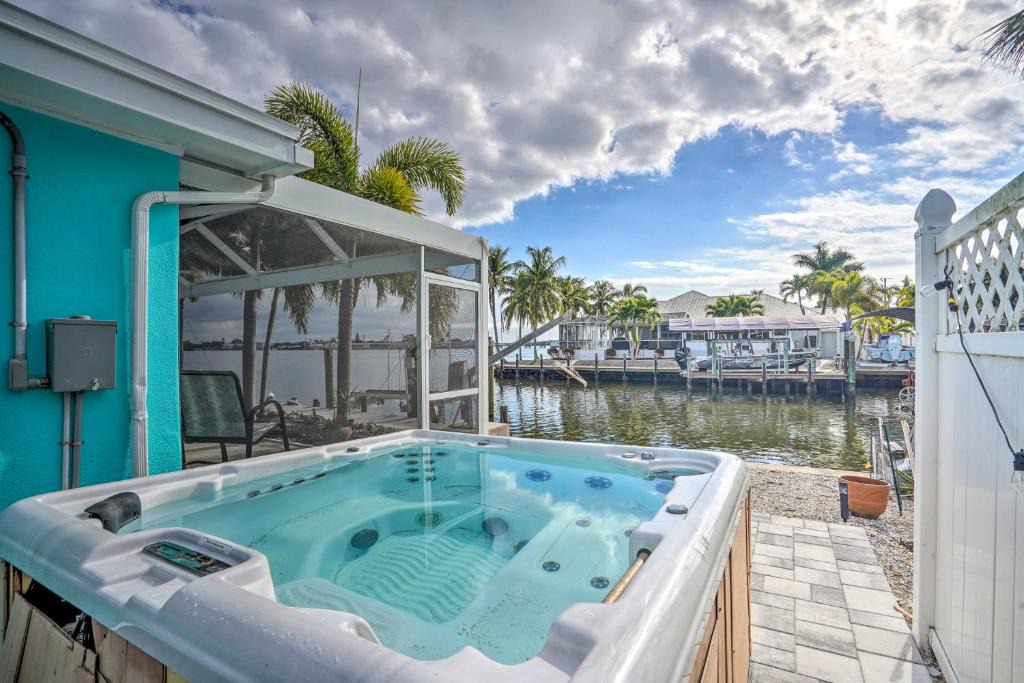 Matlacha House | Waterfront Matlacha Home with Hot Tub and Grill!