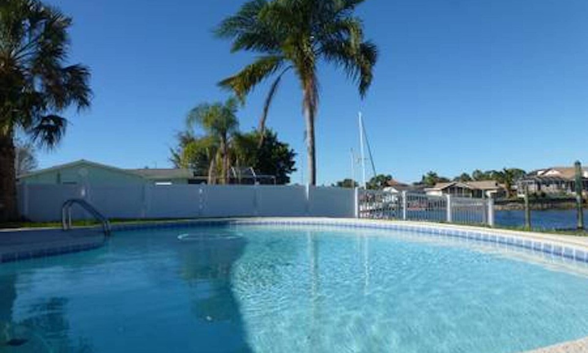Flor-a-mar House | Waterfront,Pool,220' Boat Dock, Golf, Fishing, Boat Rental, 2K/2T/2/B Beaches