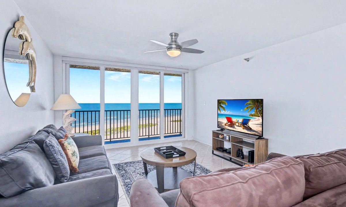 Sand Key Condo | Waterfront Resort Gulf View | Pool & Beach Access