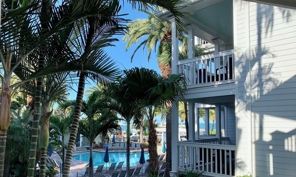 Truman Annex Resort | Waterfront Retreat, Fantasy Fest, Old Town, 7 Nights, Sleeps 2, Pool, Hot Tub
