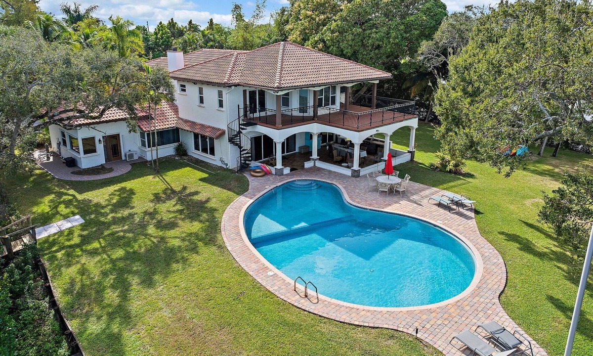 Jupiter House | Waterfront, spectacular peninsula property views all directions, dock, sleep 16