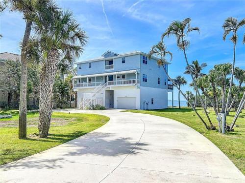 Bayshore Gardens House | Waterfront Villa 3BD 3BA Townhome Side B Bring Your Boat