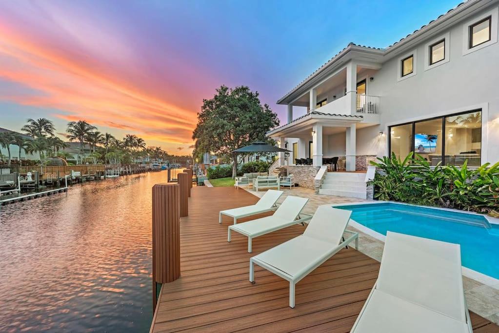South Lake House | Waterfront Villa in Hollywood! Heated Pool and Game room