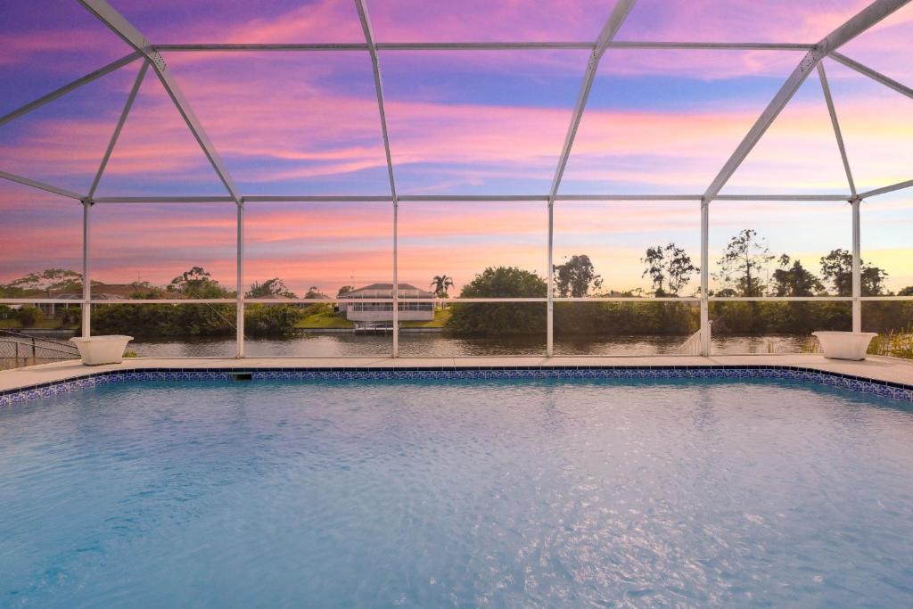 Mariner House | Waterfront Villa with Heated Pool - Villa Wine Down - Roelens Vacations