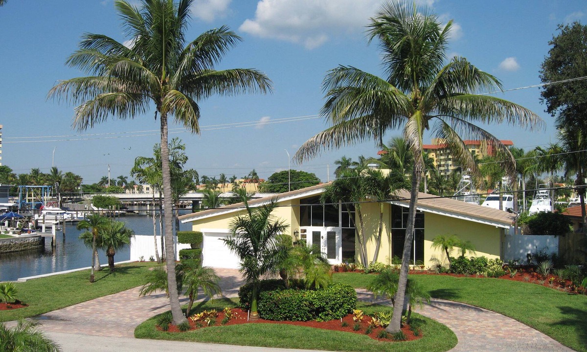 Pompano Isles House | Waterfront with Yacht - Newly Remodeled & Furnished