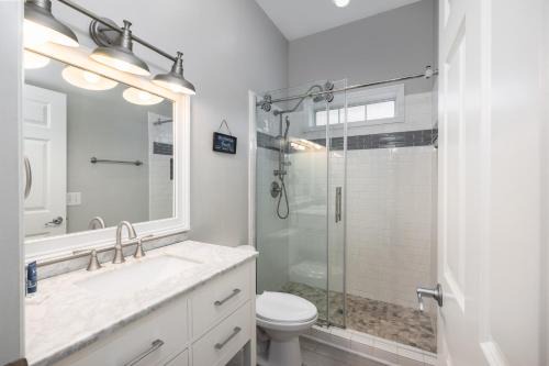 Waters Edge House | Waters Edge 088 - A Blue Heaven