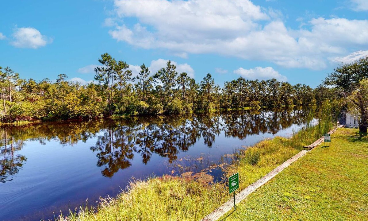 Harbour Towne House | Waterside Home in Gated Community with Pools & Tennis - 5 Minutes to Beach