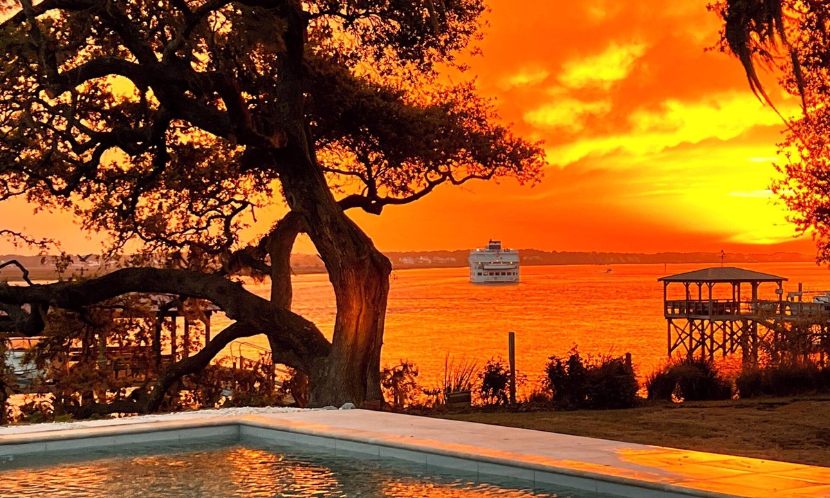 West Ashley Bed & Breakfast | Waterway BnB Charleston Romantic Getaway Water View