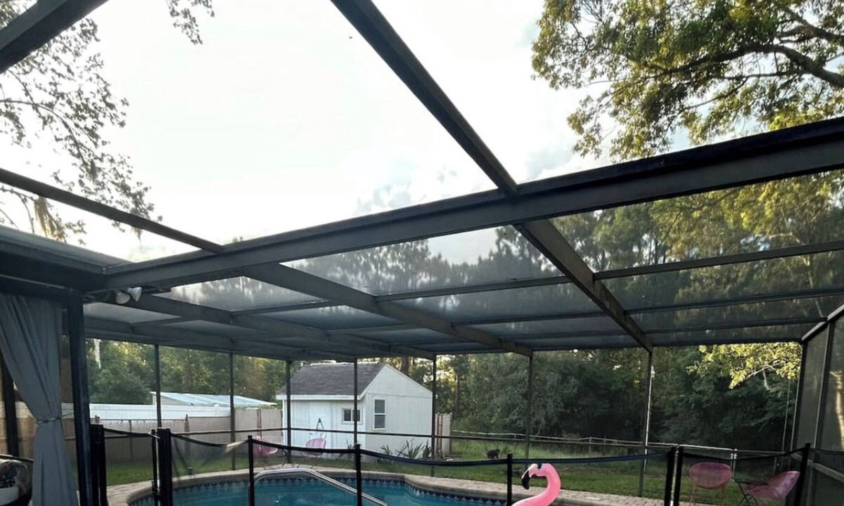 Spring Hill House | Weeki Wachee & Gulfcoast Gem ~ Private heated pool! Pet friendly!