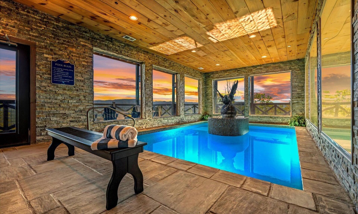 Sevierville Cabin | Welcome to Eagle Summit National Park Lodge. Luxury Pool Cabin!