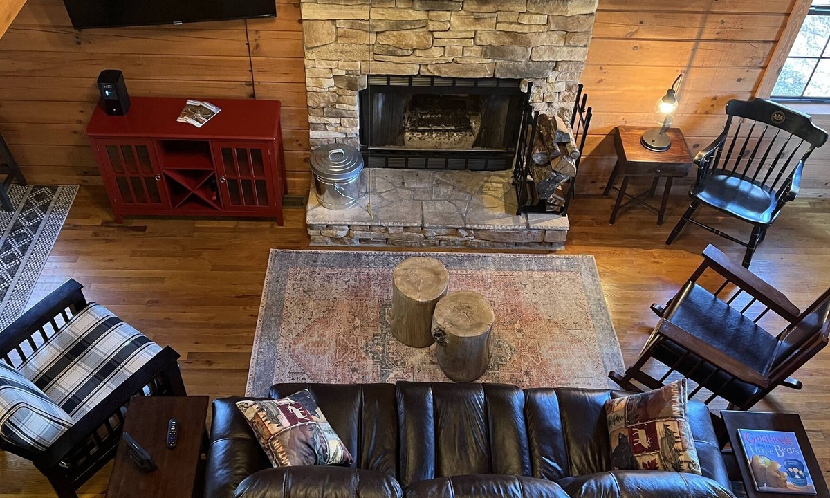 Tamassee Cabin | Welcome to Goldilocks' Cozy and "Just Right" Cabin