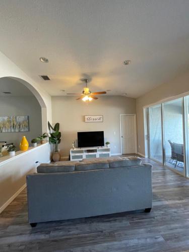 Ruskin House | Welcome to LUX Guesthouse!