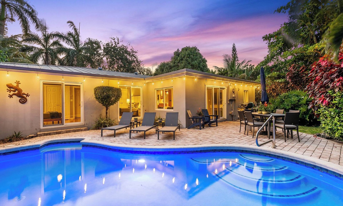 Wilton Manors House | Welcome to the Flirty Flamingo, A Cozy and Comfortable Tropical Pool Home!