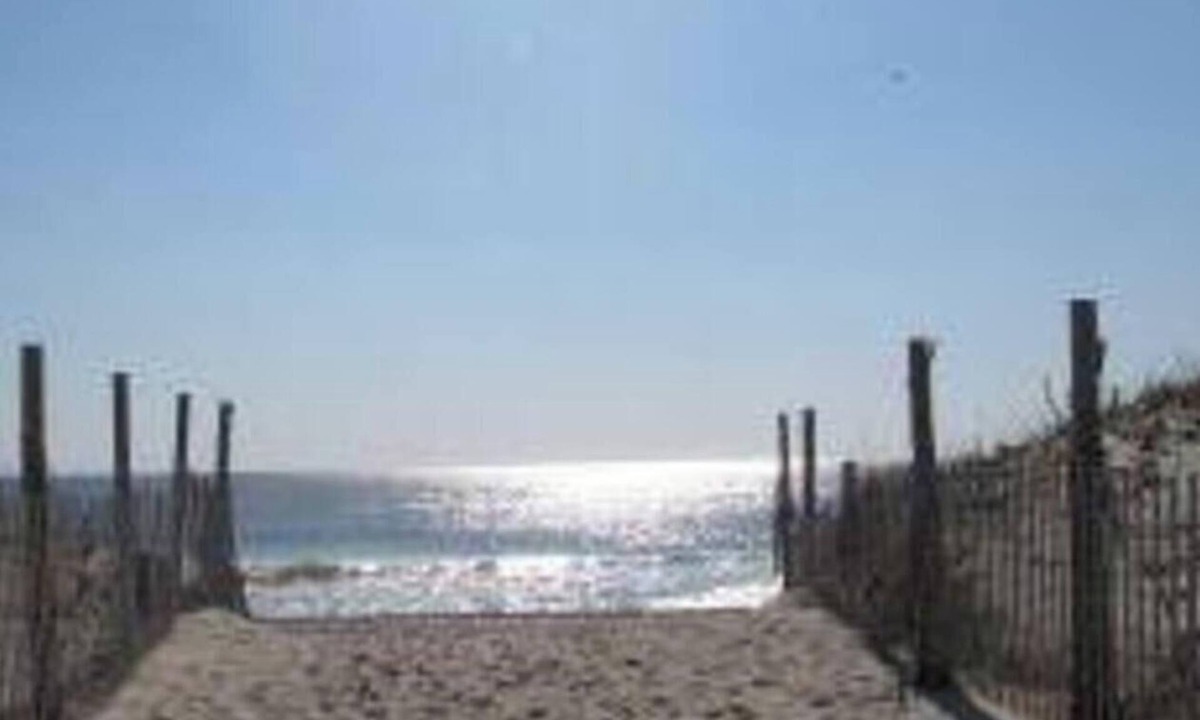 North End Cottage | Welcoming 2 Bed Beach Chic Bayside Cottage in America’s Greatest Family Resort