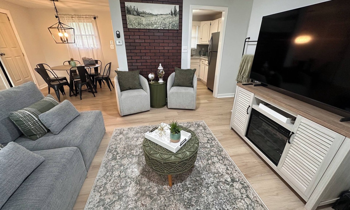 Toddville Road House | Welcoming 3-bedroom house near Charlotte Airport and Uptown