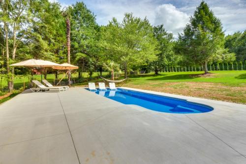 West Union House | West Union Home w/Saltwater Pool on 2 Acres!