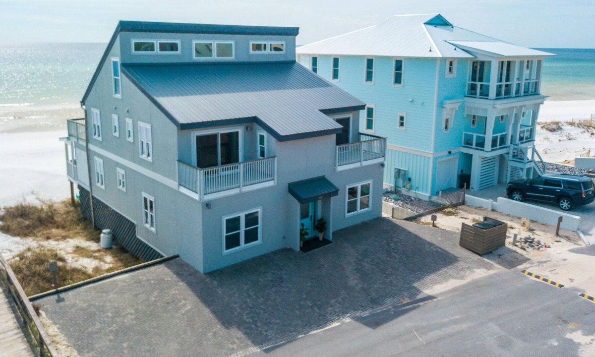 Gulf Trace House | Whatcha Dune: Beautiful Beach Front Home! 8 BR / 5.5 BA!