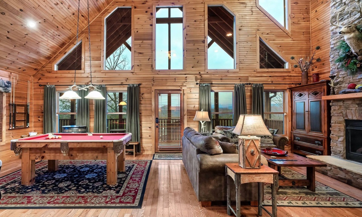 Sevierville Cabin | WHEELCHAIR ACCESSIBLE, 4 King Suites, Close to Pigeon Forge, WOW Views!