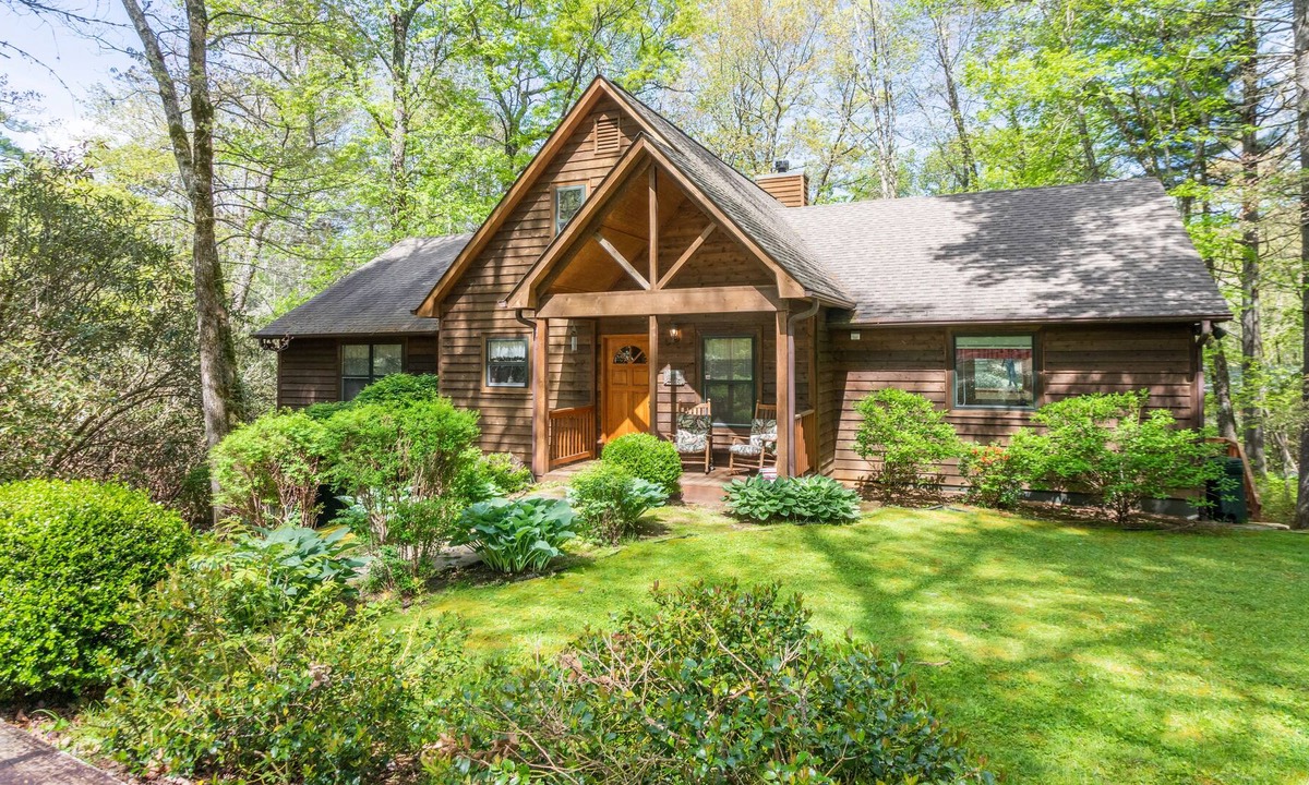 Highlands Hills House | Woodland Hills Retreat - 3 Bedroom Option