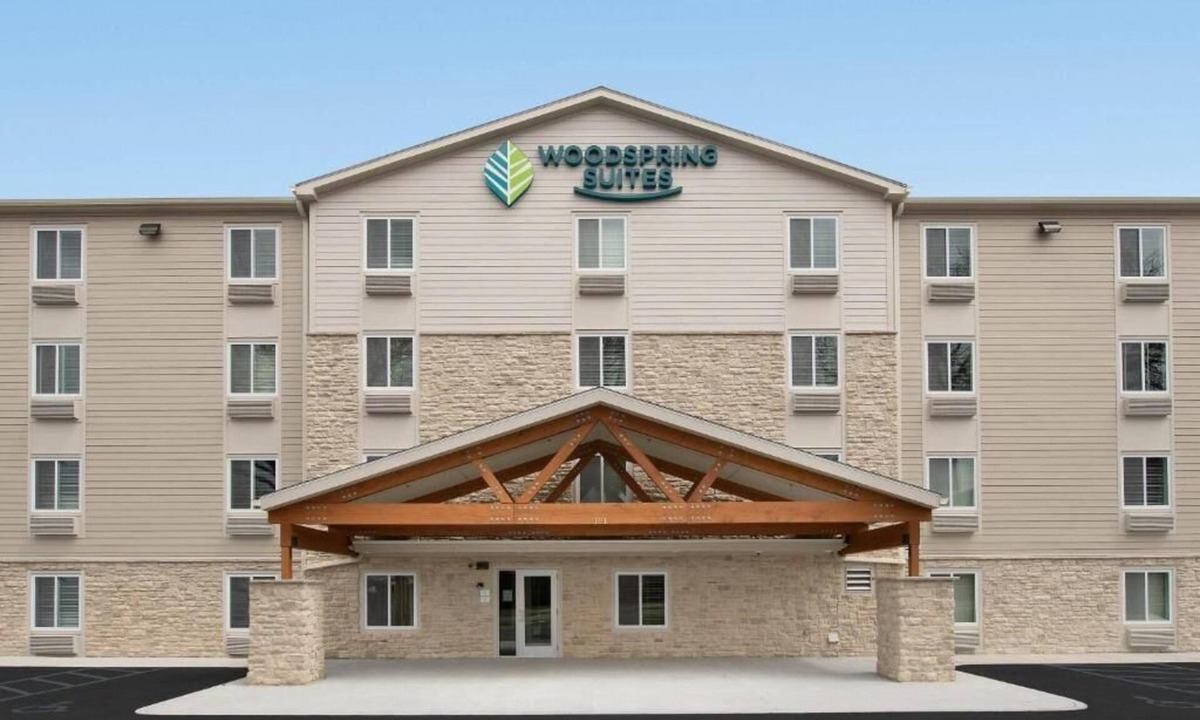 Ben Hill Hotel | WoodSpring Suites Atlanta Airport