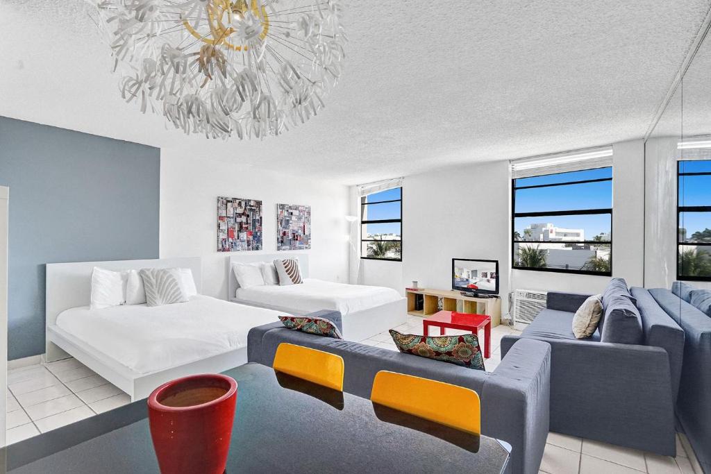 Flamingo/Lummus House | Wow Condo, middle of South Beach, block from Ocean
