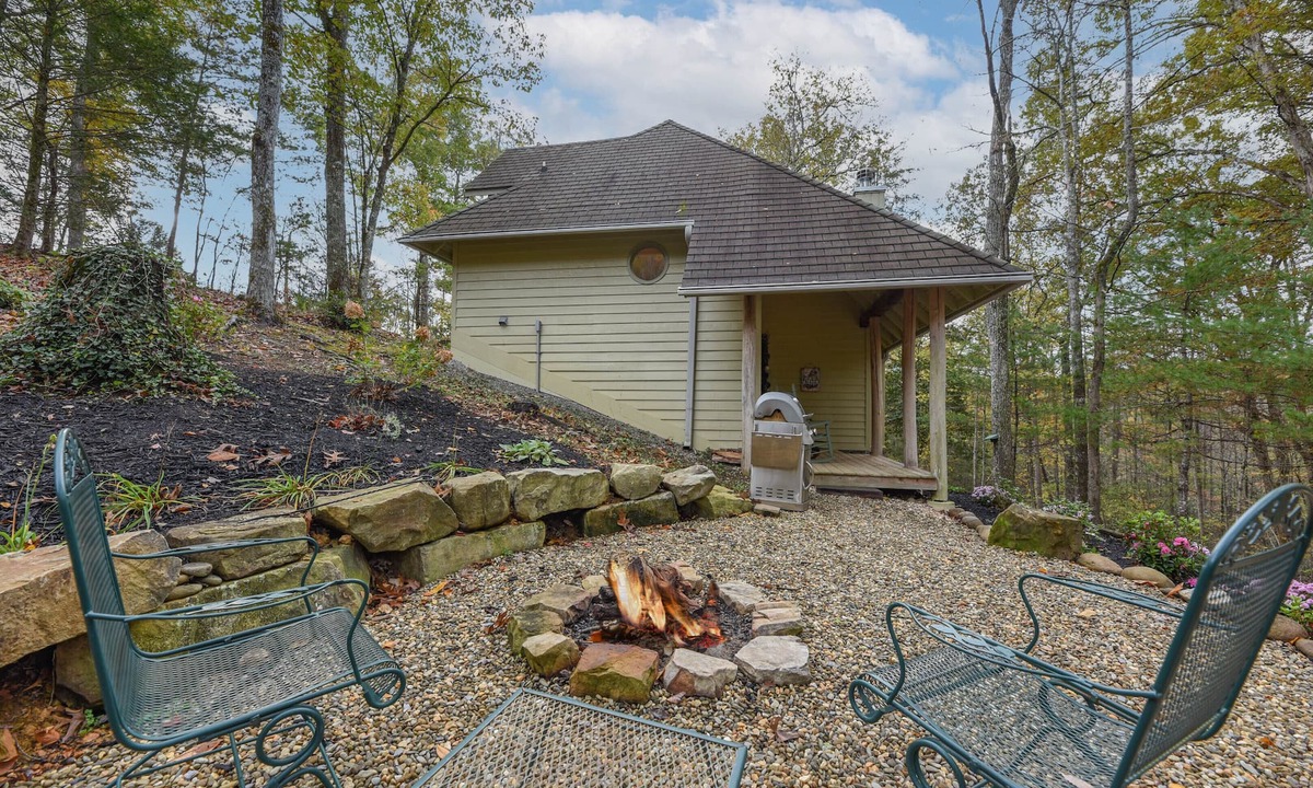 Caton Ski Chalet | Wren Cottage; private & peaceful. Gatlinburg, Pigeon Forge