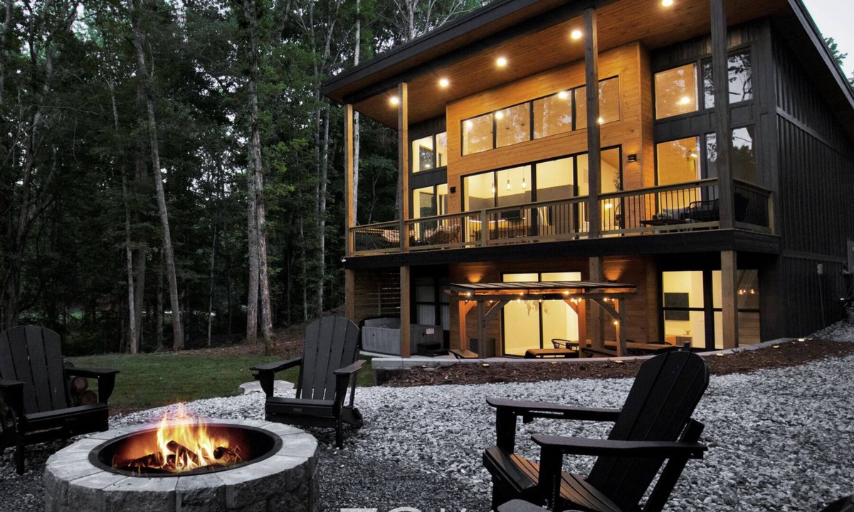 Westminster Cabin | Zoka - A Luxe Modern Cabin Near Clemson w/Hot Tub - Lake Hartwell