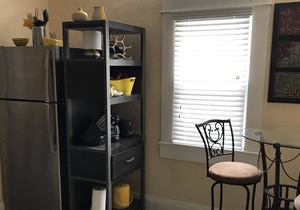 1 bed/ 1 bath furnished apt! Convenient to everything in Tampa!