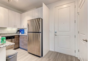 1 Bedroom 1 Bath in Luxurious Modern Community! Sarasota!