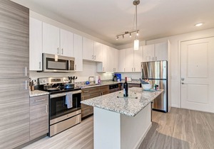 1 Bedroom 1 Bath in Luxurious Modern Community! Sarasota!