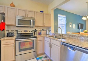 10 Mi to Disney Resort Getaway with Balcony!