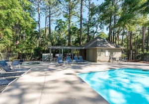 1030 Sparrow Pond Cottage By RedAwning