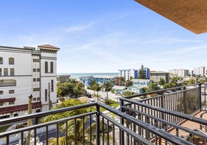 108 m² Condo ∙ 2 bedrooms ∙ 6 guests