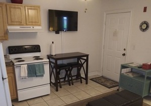 #117 2min walk to the beach, heated pool WI-Fi, digital cable TV