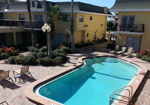 #117 2min walk to the beach, heated pool WI-Fi, digital cable TV