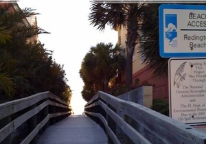 #117 2min walk to the beach, heated pool WI-Fi, digital cable TV