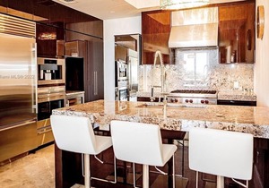 2 Bedroom Condo 326030 by Houzlet