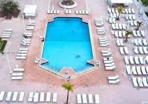 2 Bedroom Condo 327294 by Houzlet