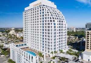 2 Queen Beds Studio with Kitchen Intracoastal View