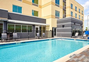 2-Star Hotel ∙ Fairfield Inn & Suites Tampa Riverview