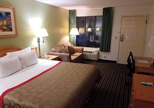 2-Star Hotel ∙ Ramada by Wyndham Temple Terrace/Tampa North