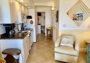 215 Beachers Lodge Direct Ocean Front Crescent Beach One Bedroom Condo