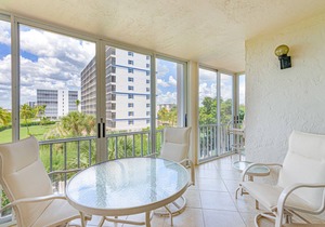 2B/2B Beachfront Island Vacation Condo at Creciente w/ View of Gulf and Pool