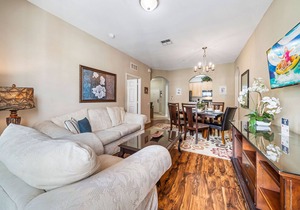 2BR/2BA Condo *very close to Vista Cay clubhouse and pool*