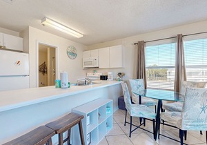 2nd Floor coastal condo, Steps to the gulf, Quick drive to entertainment