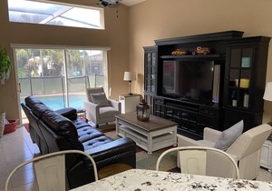 3 bedroom pool home minutes from Dsiney